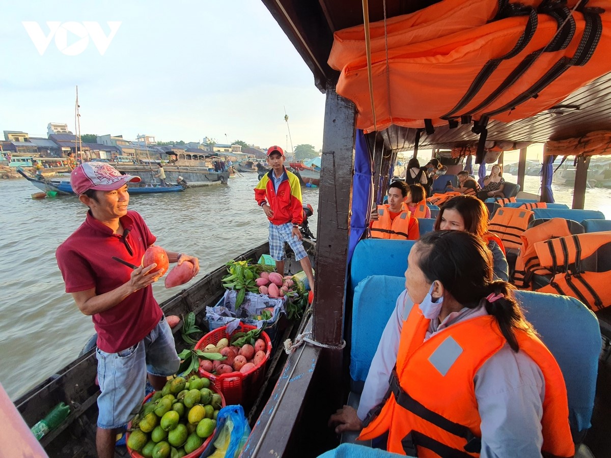 Tour du lịch Hồ Chí Minh – Mỹ Tho – Cần Thơ – Chợ nổi Cái Răng 2 ngày 1 đêm