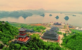 Tour du lịch chùa Tam Chúc 01 ngày 2024
