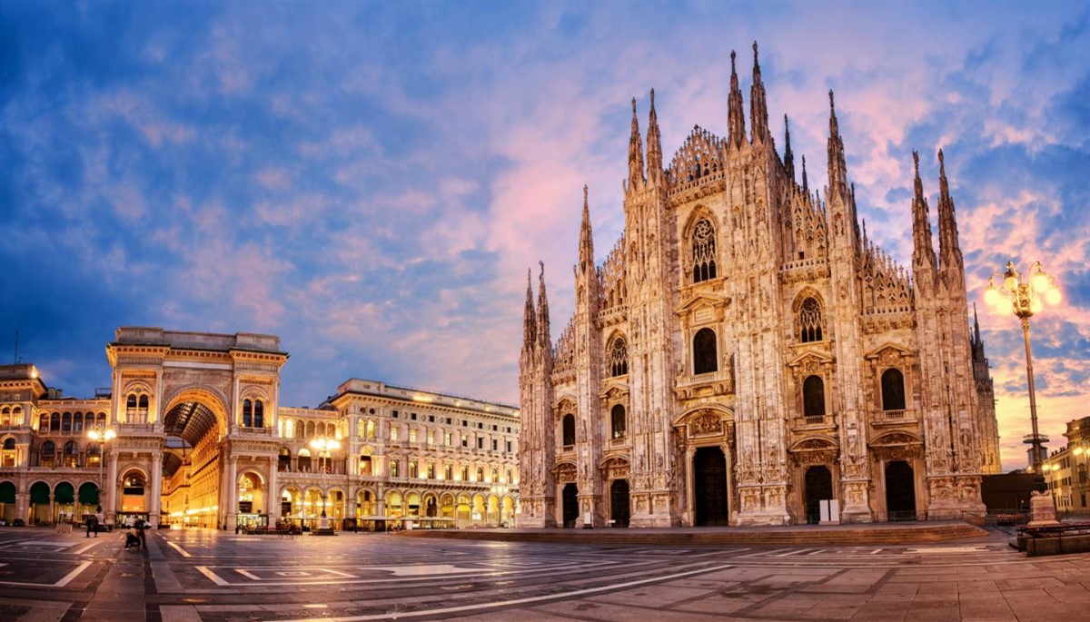 Ngỡ ngàng vẻ đẹp cổ xưa nhà thờ Duomo tại Milan