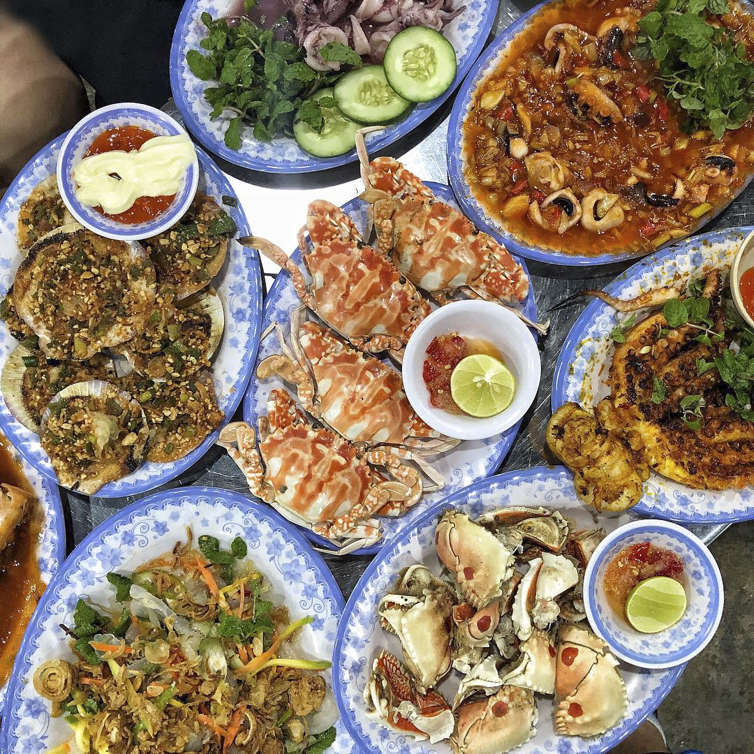 Năm Đảnh là quán hải sản giá rẻ nổi tiếng nhất ở Đà Nẵng