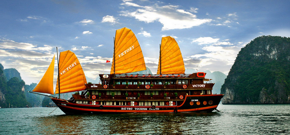 Du thuyền Hạ Long