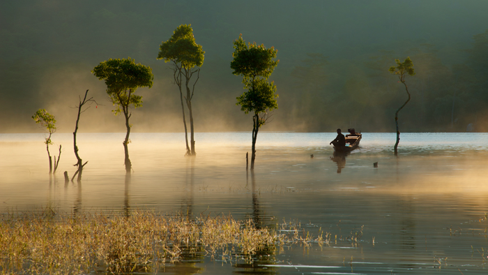 Hồ tuyền Lâm một buổi sáng sớm