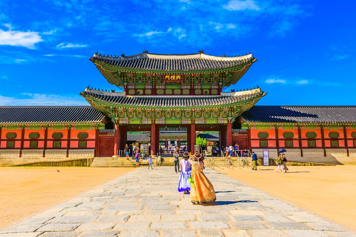 Dạo 1 vòng tham quan cung điện GyeongBokgung