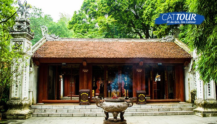 Đền thờ Vua Hùng luôn là nơi tham quan thu hút nhiều du khách