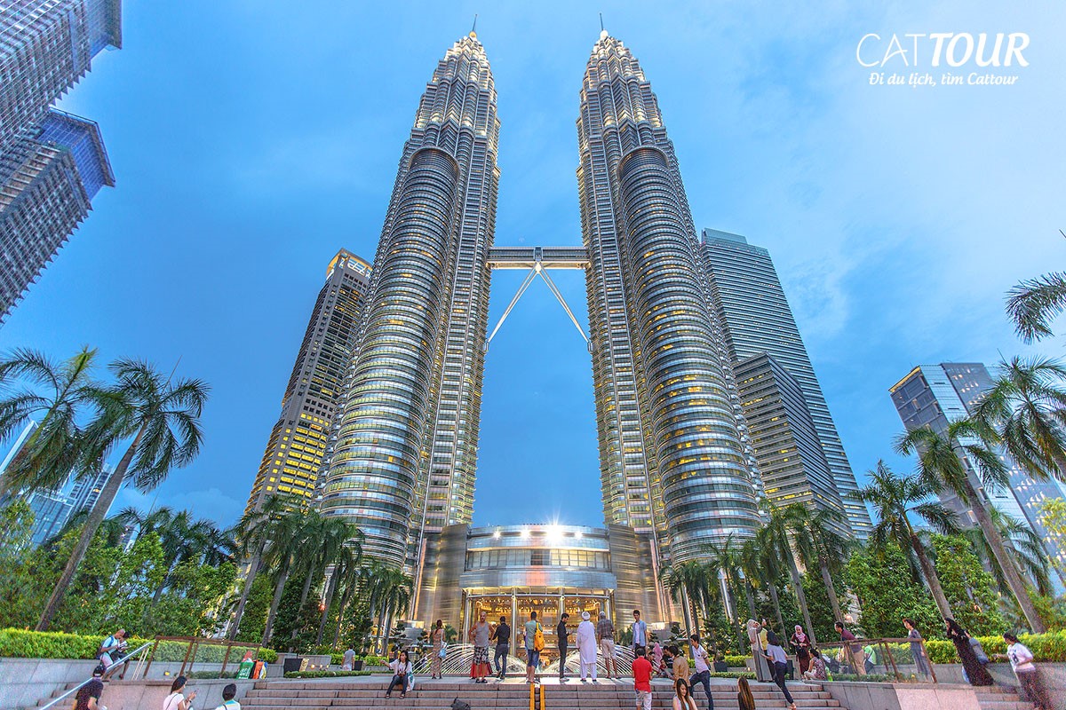 Ngỡ ngàng vẻ đẹp tháp đôi Petronas - Malaysia