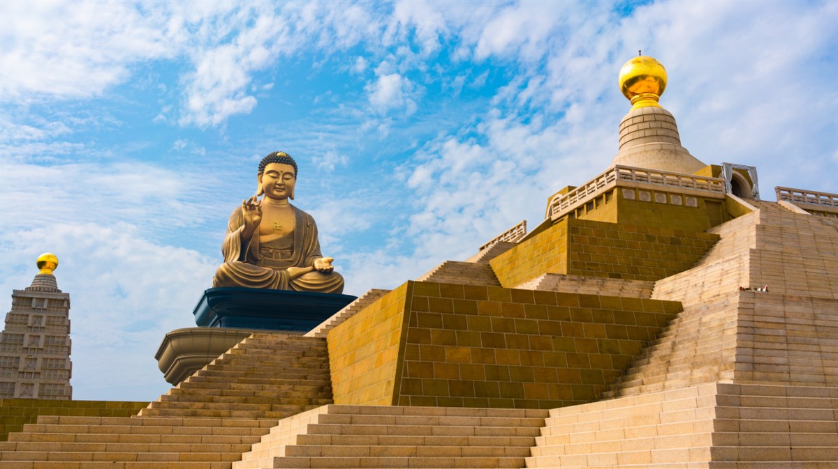 Tận mắt chiêm ngưỡng bức tượng Phật Amitabha nổi tiếng