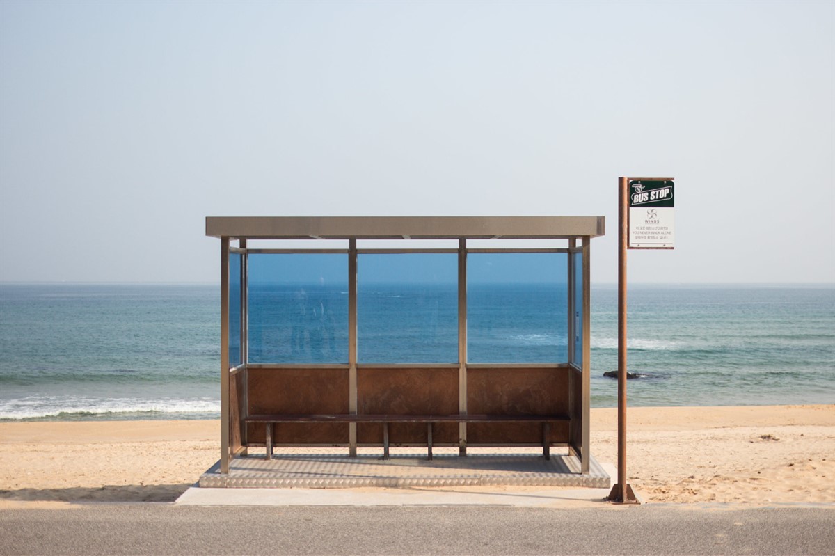 Không thể không chụp hình tại BTS Bus Stop