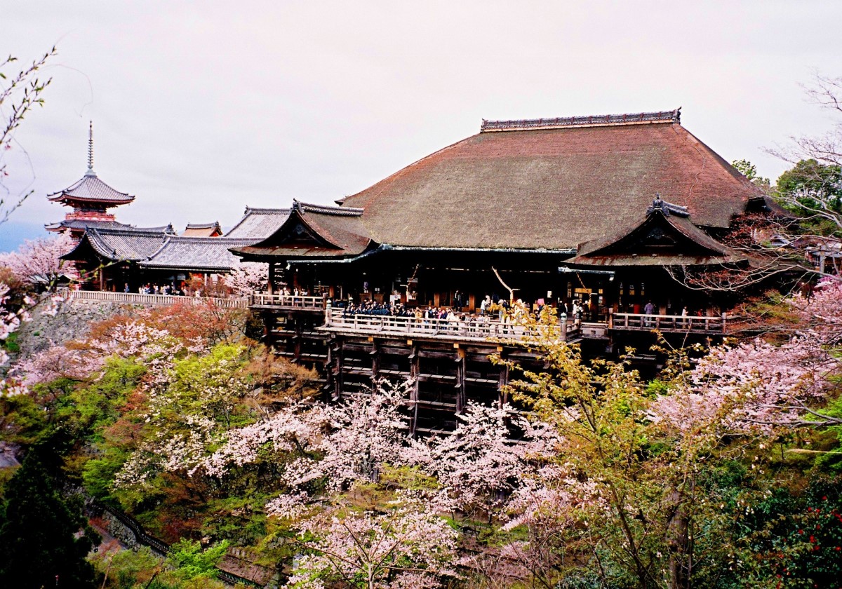 Ghé thăm chùa Thanh Thủy nổi tiếng của Nhật Bản