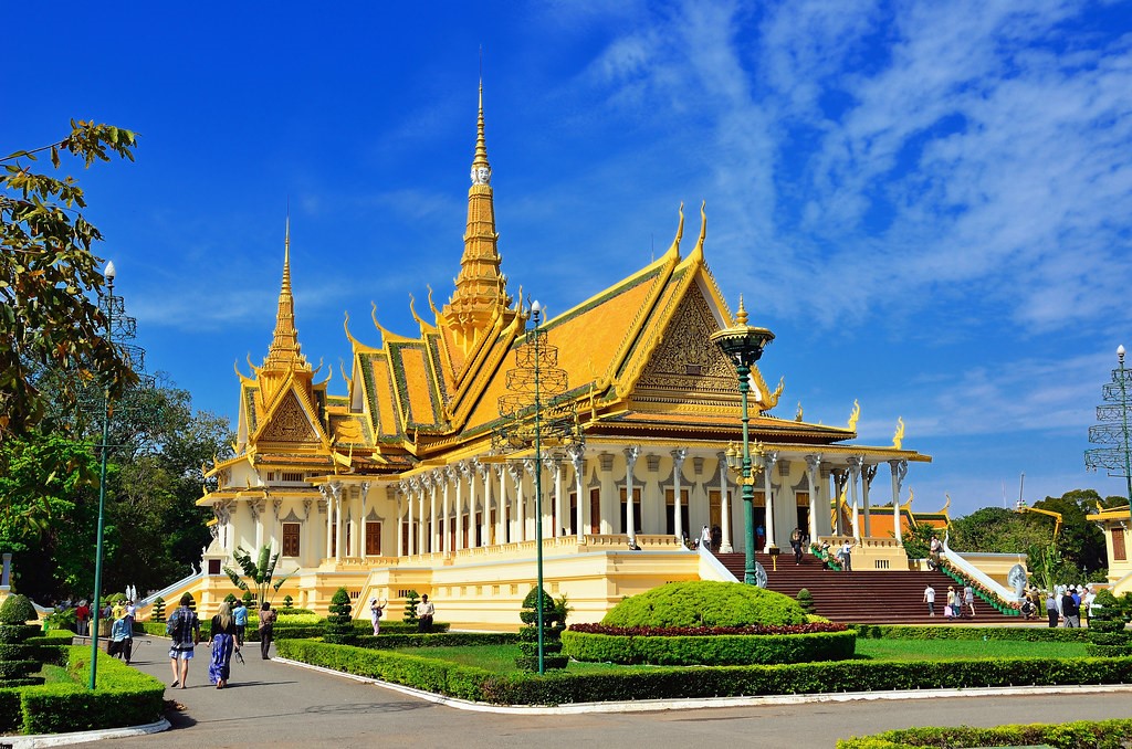 Tham quan cung điện Hoàng gia Campuchia