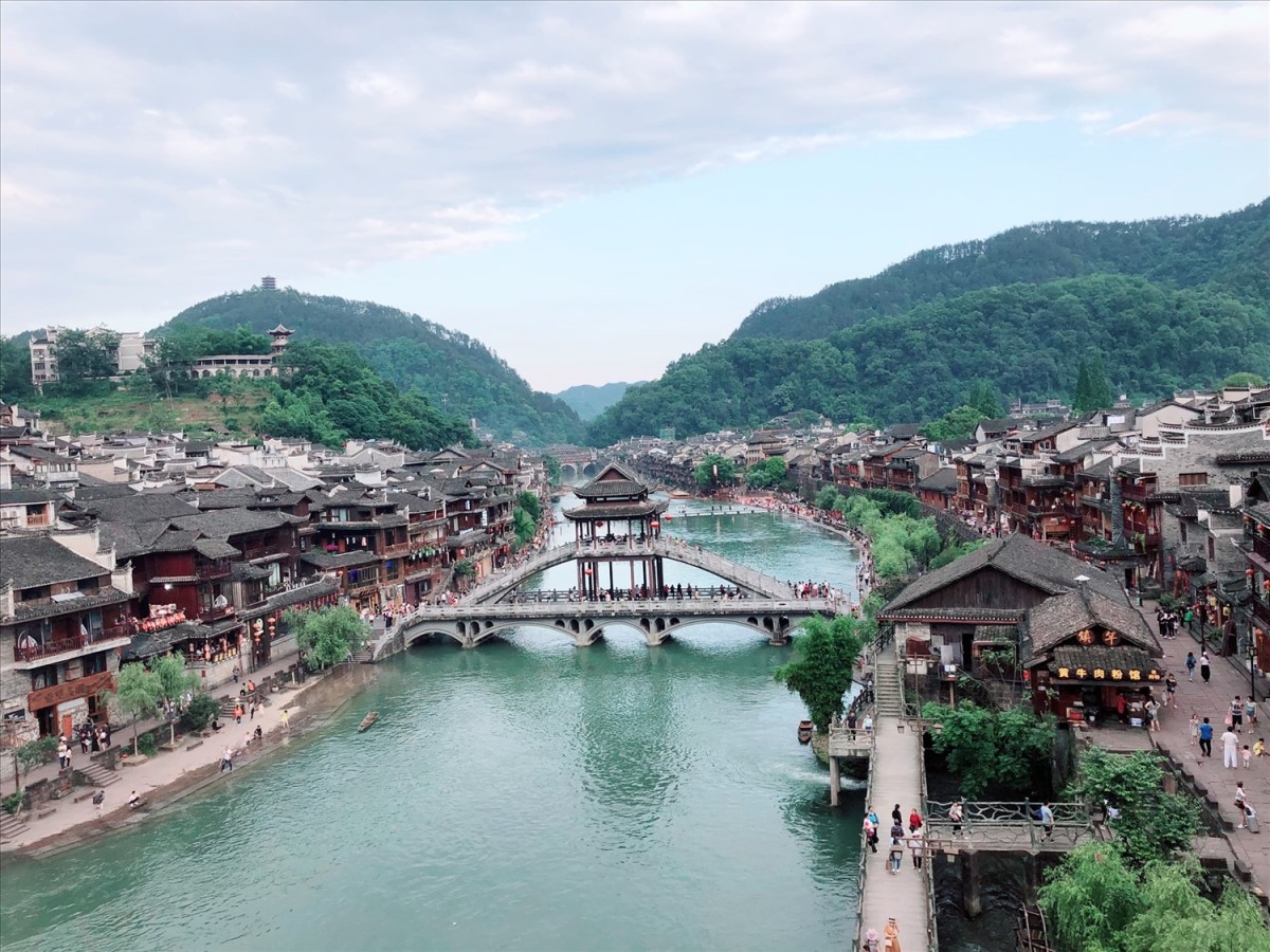 Tour du lịch TP. Hồ Chí Minh - Trương Gia Giới - Thiên Môn Sơn - Phượng Hoàng Cổ Trấn 5 ngày 4 đêm