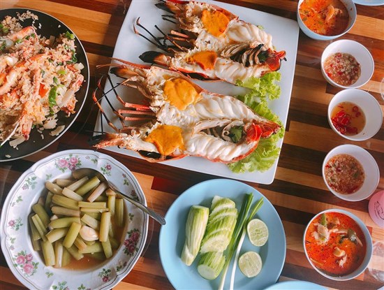 Ăn uống ở biển Hải Tiến – Danh sách các nhà hàng, quán ăn kèm menu chi tiết