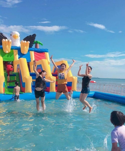 [HOT] Lập team quẩy banh "Water Fun Cửa Lò" – Khu nhà phao lớn nhất Việt Nam