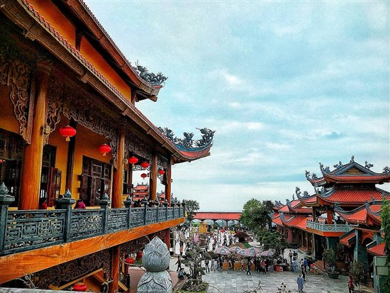 Ý nghĩa chùa Ba Vàng Quảng Ninh là gì? Tại sao nên đi lễ chùa Ba Vàng?