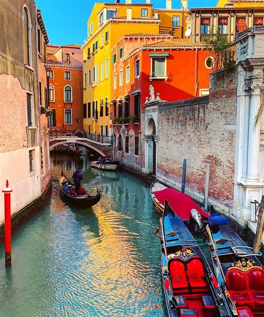 Đi thuyền gondola ở Venice - thành phố lãng mạn nhất nước Ý 