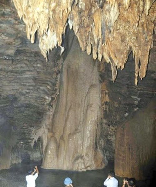 Khám phá hang Thủng Hà Giang - điểm đến tuyệt vời cho những du khách đam mê mạo hiểm