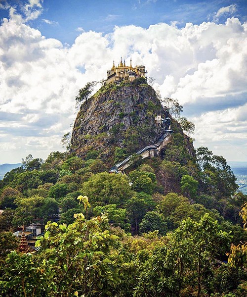 Khám phá tu viện Taung Kalat Myanmar - Tu viện dát vàng lơ lửng giữa mây trời Myanmar