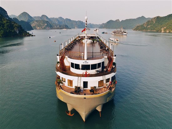 Trải nghiệm du thuyền Indochine – Hạ Long – Bình Liêu từ TP HCM