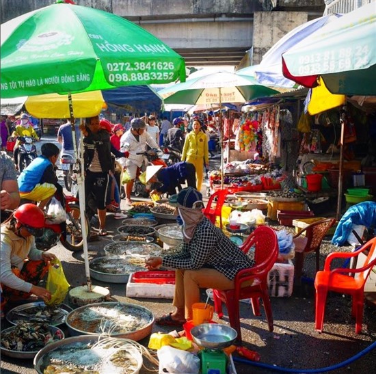Chợ hải sản Dương Đông Phú Quốc có gì? Hải sản giá bao nhiêu?