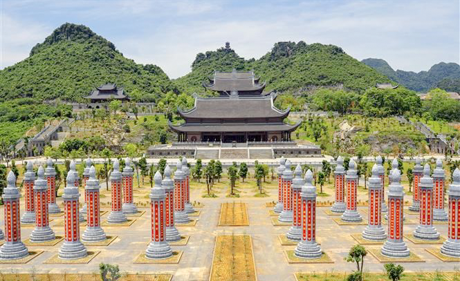 Tour du lịch Hà Nội - Chùa Tam Chúc - Địa Tạng Phi Lai 1 ngày 2023