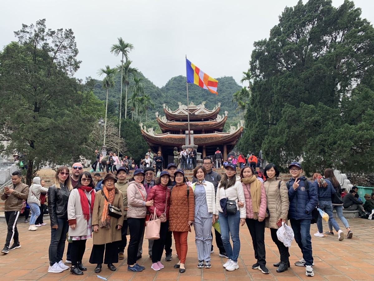 Tour du lịch Hà Nội - Chùa Hương 1 ngày 2023