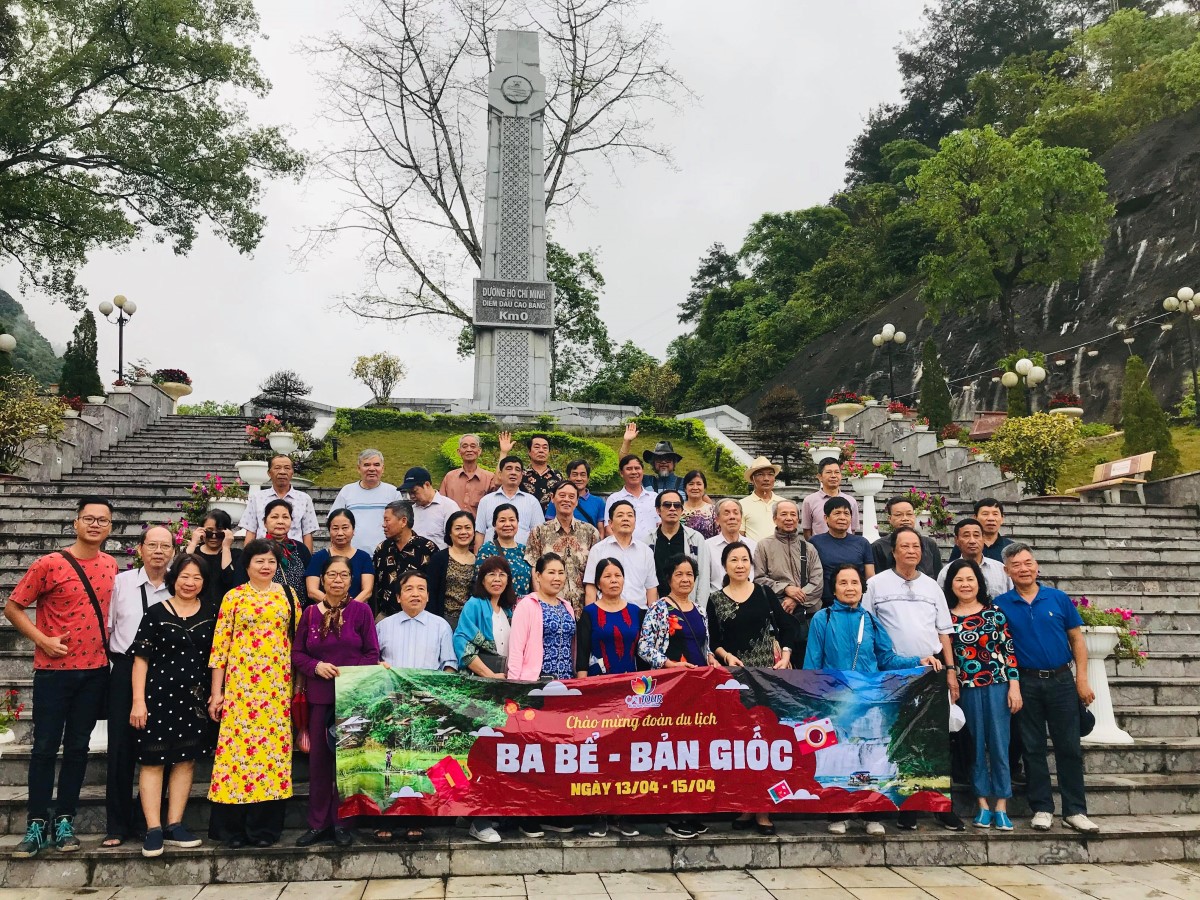 Tour du lịch TP Hồ Chí Minh - Hồ Ba Bể - Thác Bản Giốc 4 ngày 3 đêm