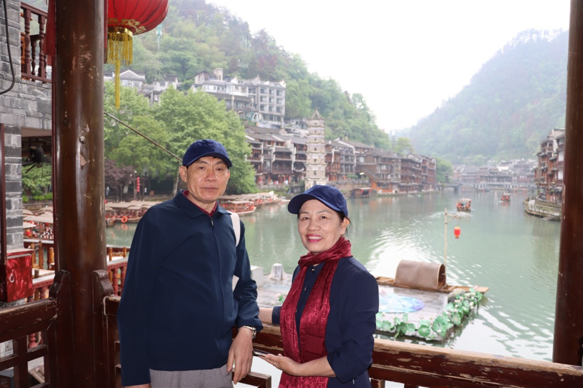 Tour du lịch Hà Nội - Phượng Hoàng Cổ Trấn - Trương Gia Giới - Nam Ninh 6 ngày 5 đêm 2023 (Đường Bộ)