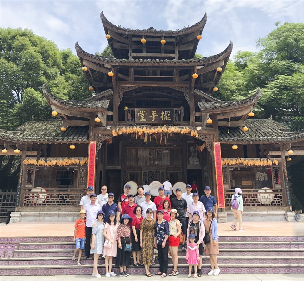 Tour du lịch Hà Nội - Phượng Hoàng Cổ Trấn - Trương Gia Giới 5 ngày 4 đêm 2023 (Đường Bay)