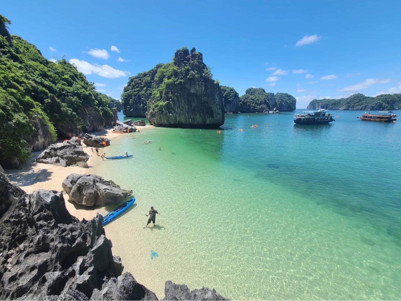 7 triệu mà muốn tắm biển, check in đẹp thì phi thẳng ra Cát Bà nhé!