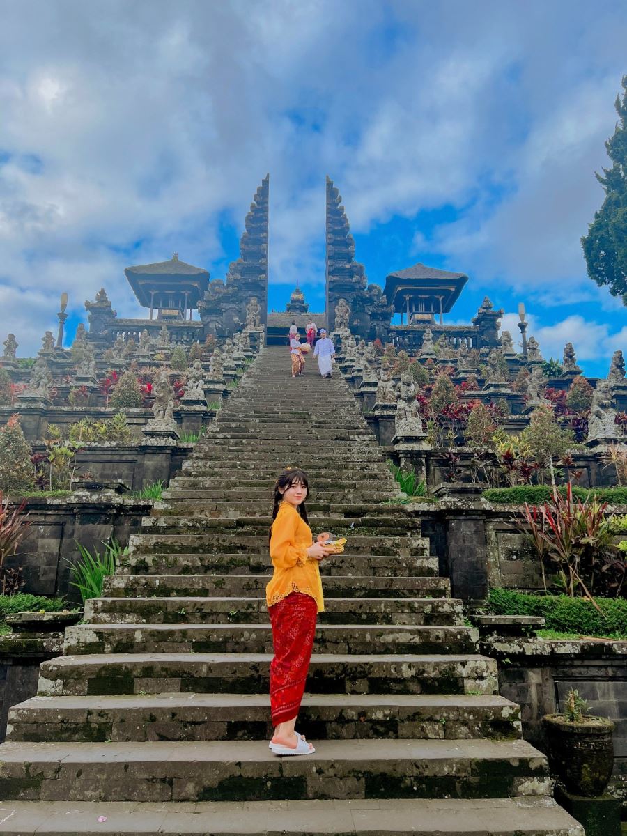 Phí tham quan chủ yếu ở Bali là vé vào các ngôi đền