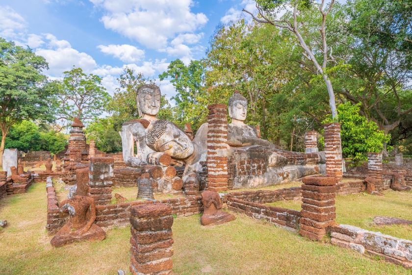 Từ tháng 11 đến tháng 4 năm sau là thời điểm lý tưởng để đến tham quan đền Angkor Wat