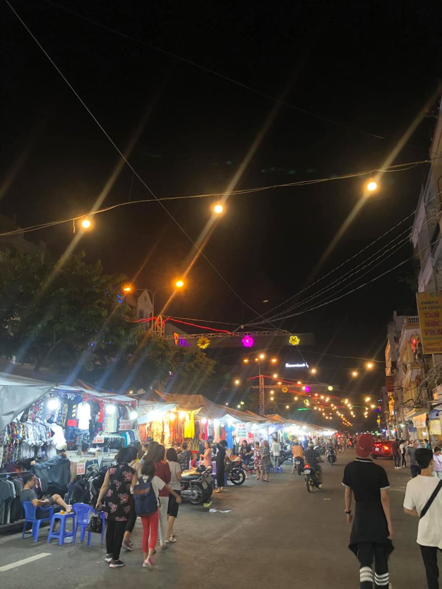 Chợ đêm ở Châu Đốc