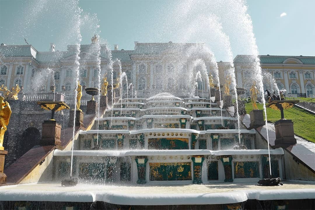 Cung điện Mùa Hè Peterhof là nơi nghỉ ngơi vào mùa hè của Nga Hoàng