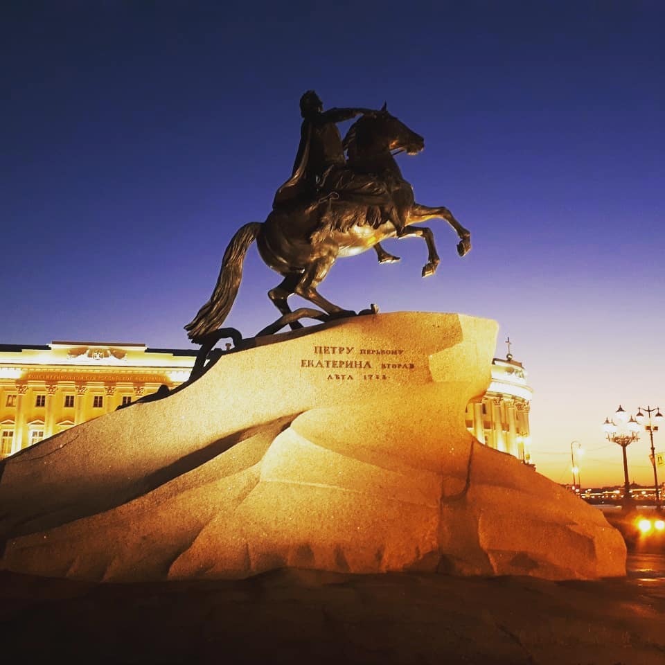 Tượng đài Peter Đế Chế biểu trưng cho sức mạnh và lòng tự tôn của nước Nga