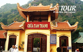 Thăm quan chùa Tam Thanh