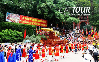 Tham gia lễ hội Đền Hùng