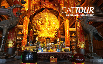 Chiêm ngưỡng công trình tượng Phật bên trong chùa