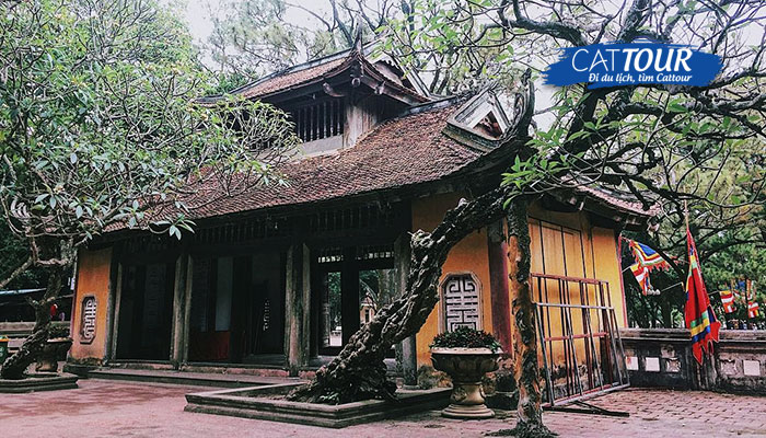 Ngôi đền thuộc khu di tích Côn Sơn - Kiếp Bạc