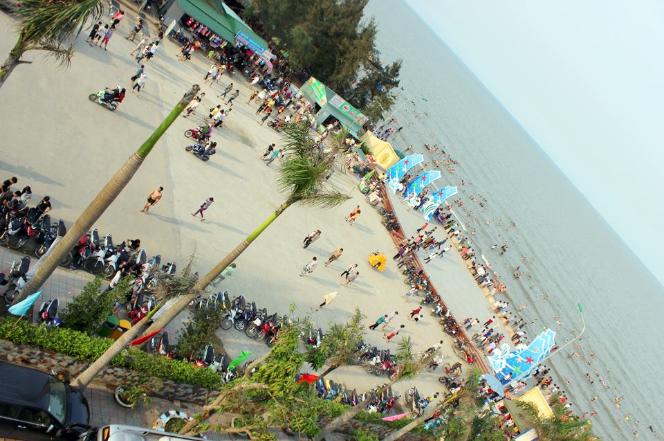 Bãi biển Hải Tiến Thanh Hóa chụp từ khách sạn Ánh Phương