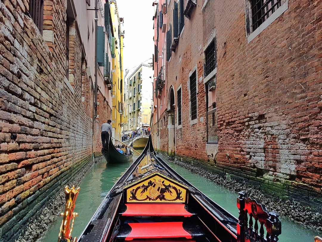 Đi thuyền gondola ở Venice thành phố lãng mạn nhất nước Ý