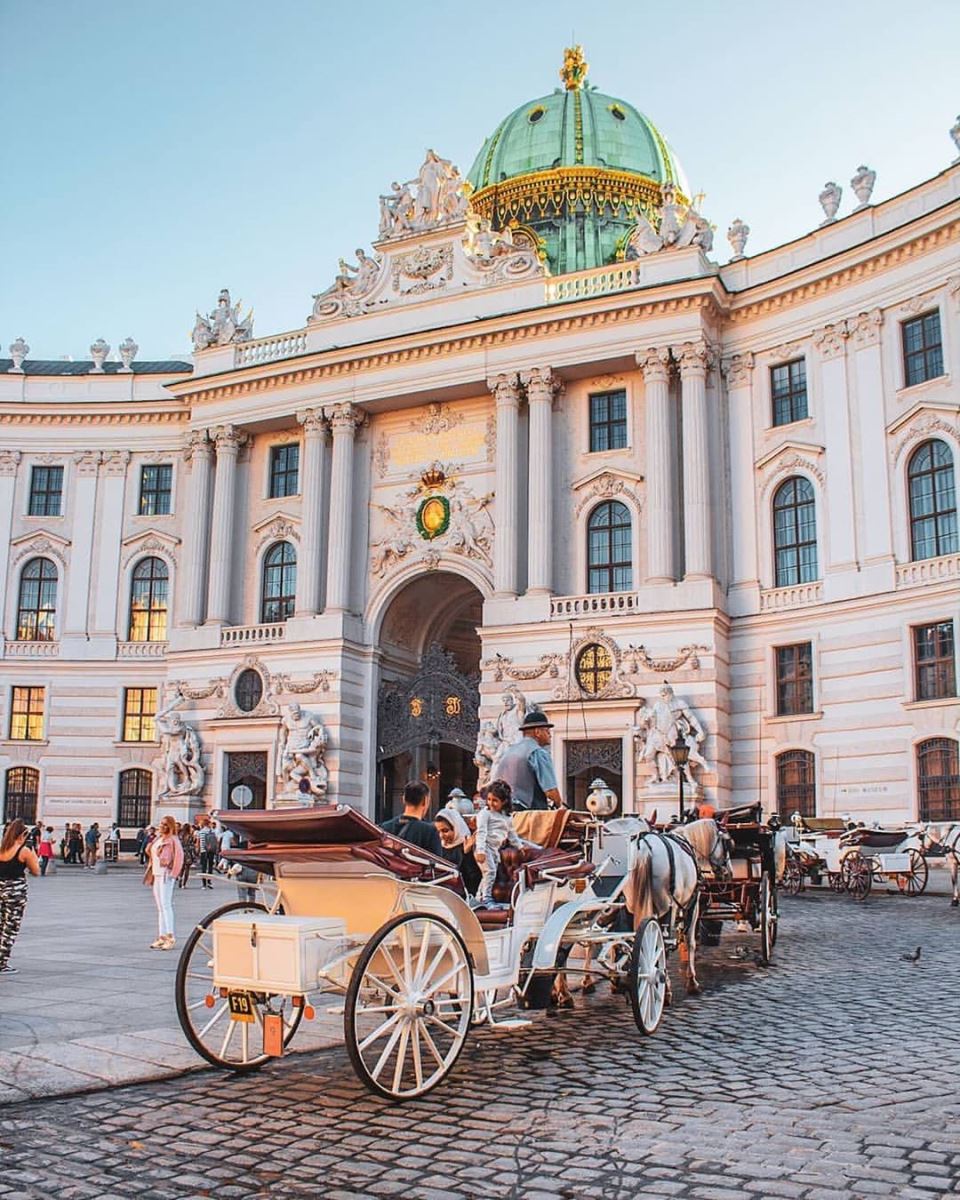 Cung điện Hoàng gia Hofburg