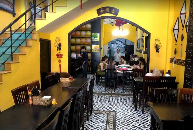 Nhà hàng bông hồng trắng