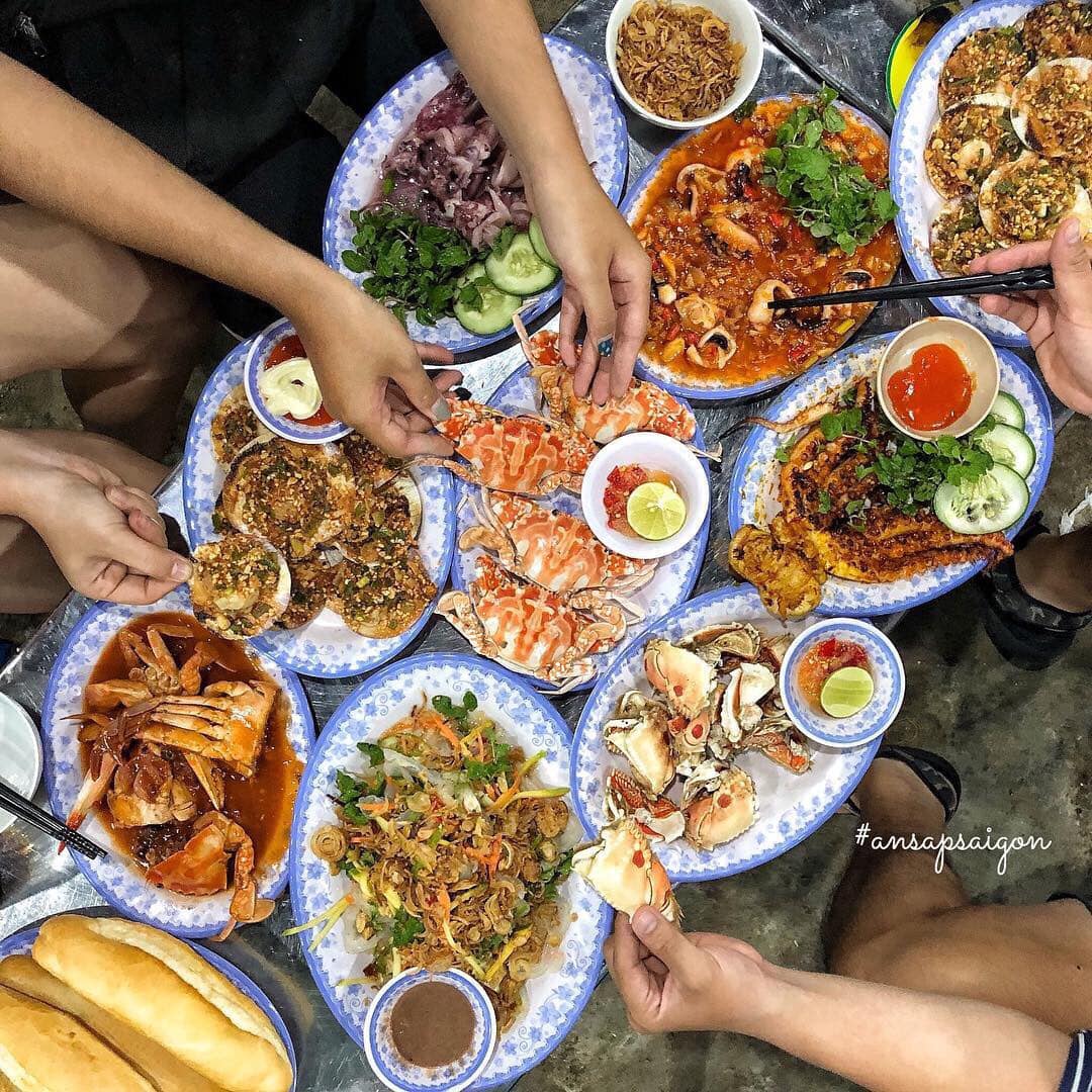 Các quán hải sản ở Đà Nẵng vẫn mở cửa đón du khách