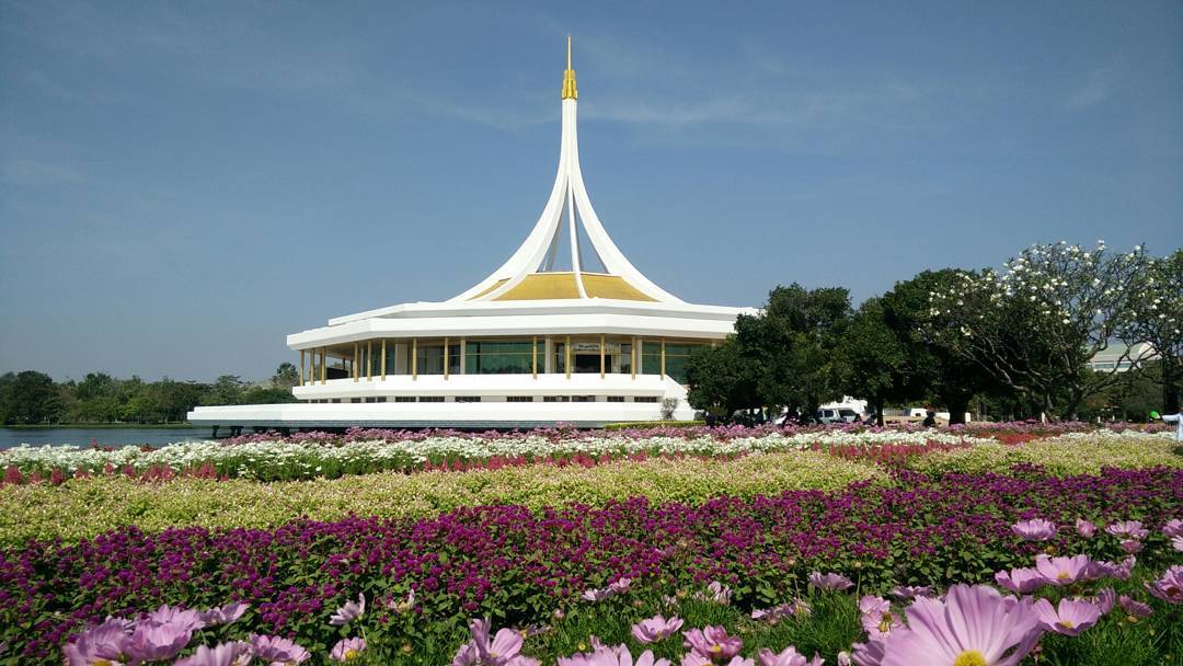 Lễ hội hoa Suan Rama IX sẽ khiến bạn đắm chìm trong vẻ đẹp của hàng trăm loài hoa