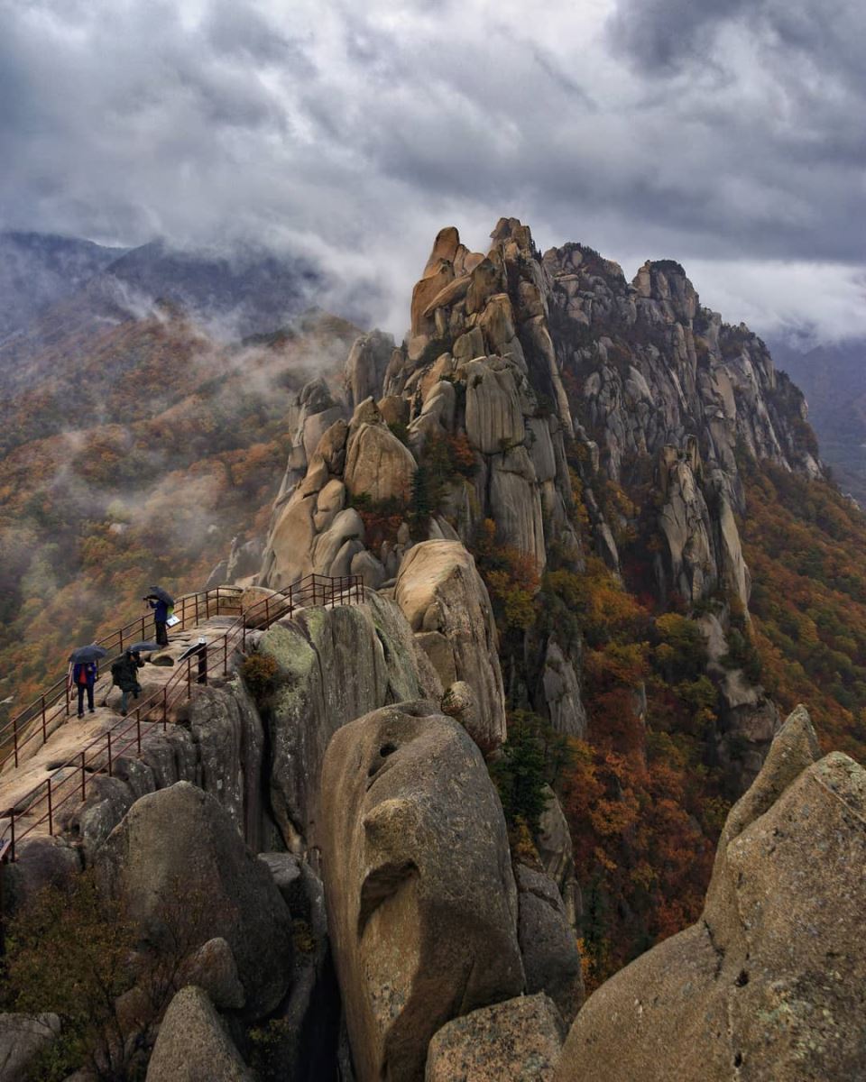 Khung cảnh hùng vĩ trên đỉnh Ulsan, núi Seorak