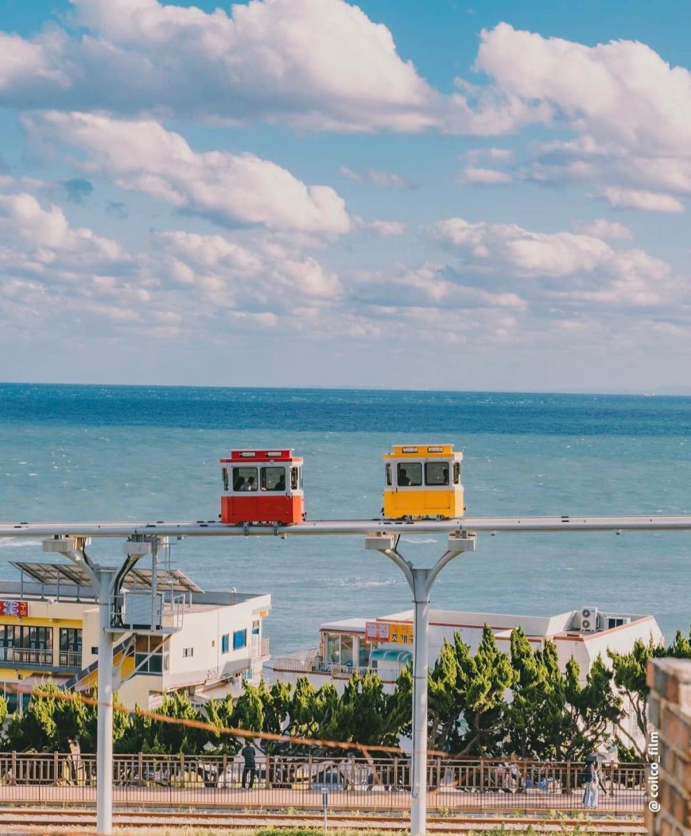 Tàu ven biển Sky Capsule