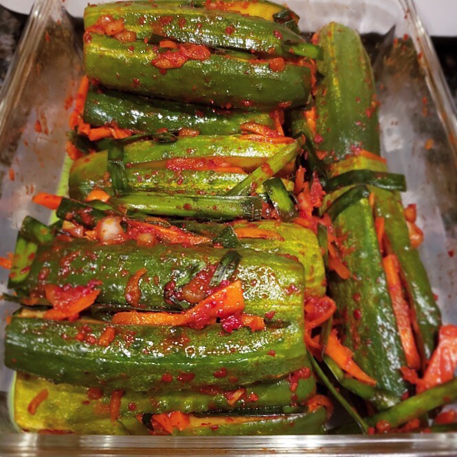 Oi So Bagi Kimchi được làm từ dưa chuột nên có vị thanh, giòn, mát rất dễ ăn