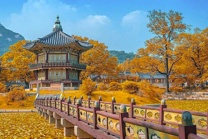 Changdeokgung là điểm đến yêu thích của người dân Seoul vào mùa thu