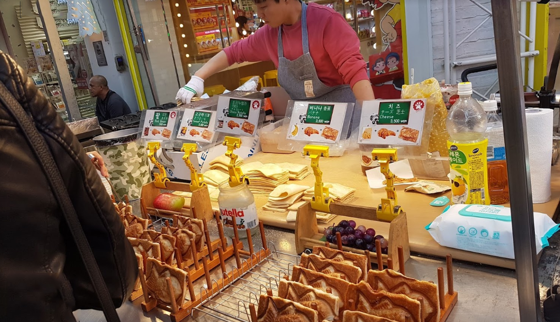 Kem cá thần thánh ở chợ Myeongdong