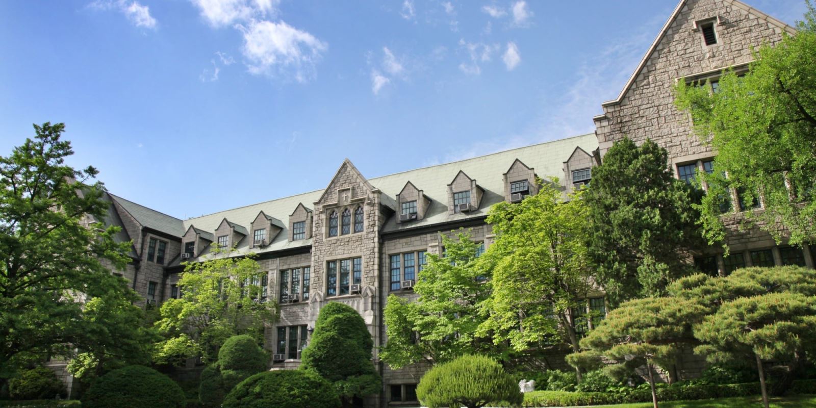 Ehwa luôn lọt Top những trường Đại học có kiến trúc đẹp nhất tại Hàn Quốc
