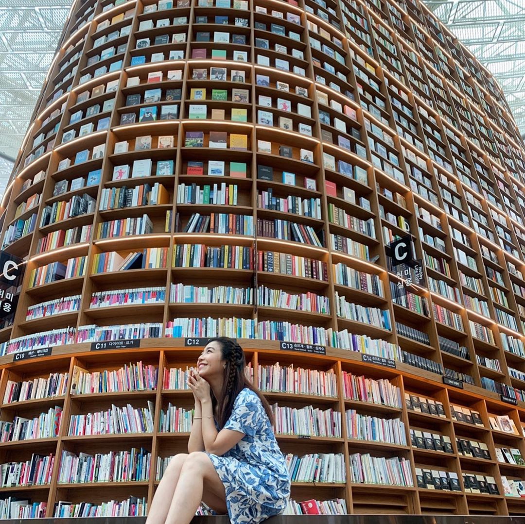 Thư viện Starfiled là một điểm du lịch miễn phí khá hấp dẫn ở Hàn Quốc